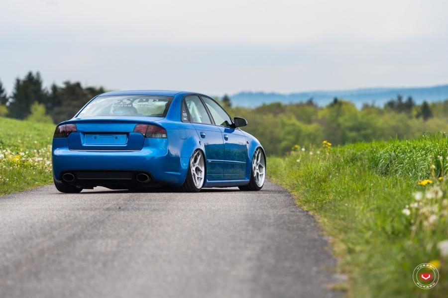  Audi RS4 Sedan on Vossen Wheels (CG-205) 2018 года  (фото 29 из 82)